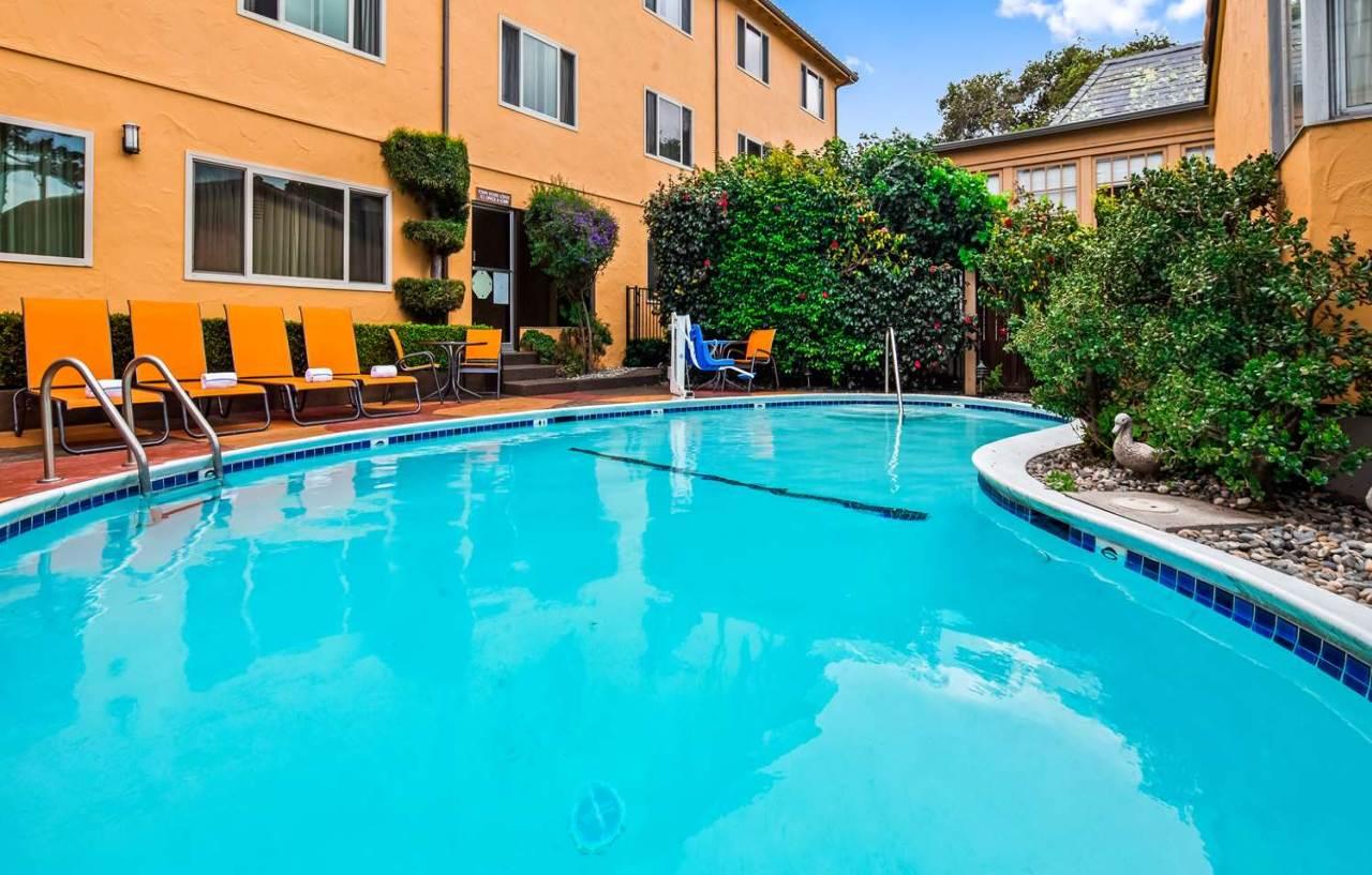 Best Western Carmel'S Town House Lodge Exterior photo