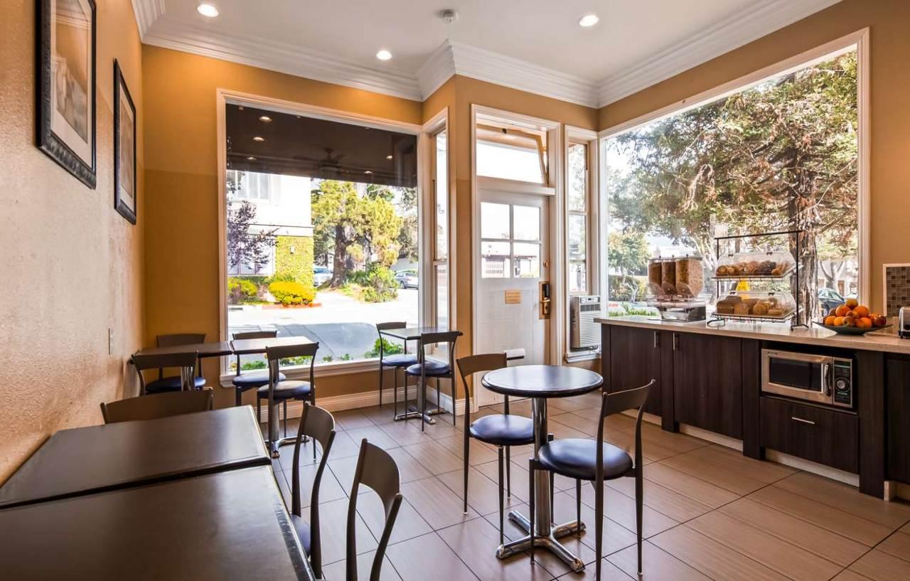 Best Western Carmel'S Town House Lodge Exterior photo